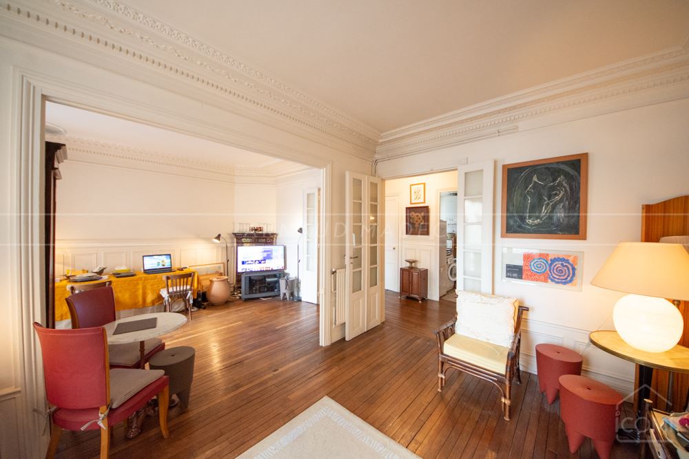 APPARTEMENT HAUSSMANNIEN T3 DE 87M² - PIECE DE VIE DOUBLE - ASCENSEUR - ECOLE MILITAIRE CAMBRONNE SEGUR - RARE - POSSIBILITE PROFESSION LIBERALE photo 3